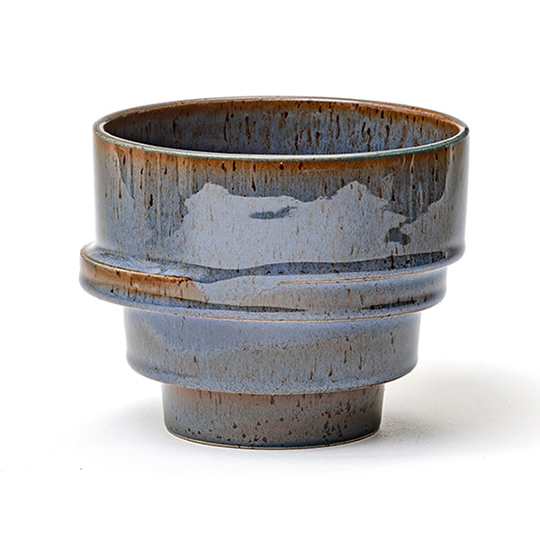 The big stacked flowerpot