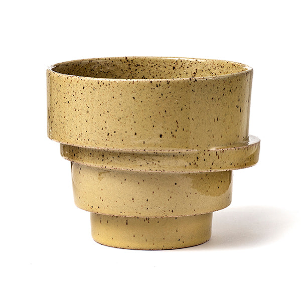 The big stacked flowerpot